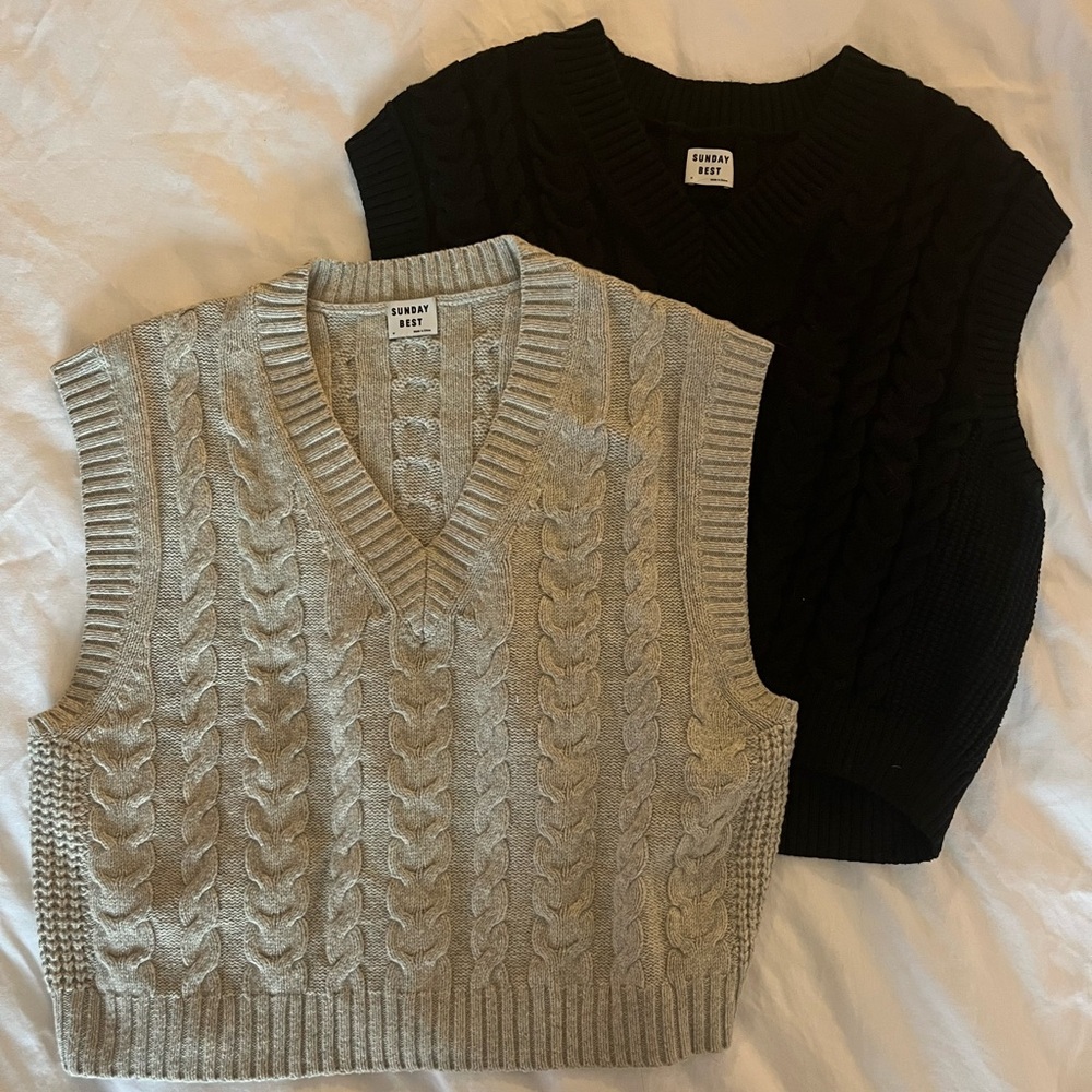 2 Sunday Best Aritzia V Neck Sweaters